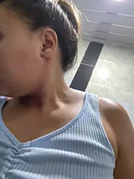 Yessica 832 online show from August 6, 2026, 1:33 am