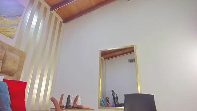 avis lara online show from November 6, 2025, 6:34 pm