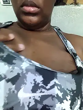 gatinha776 online show from February 14, 2026, 2:17 pm