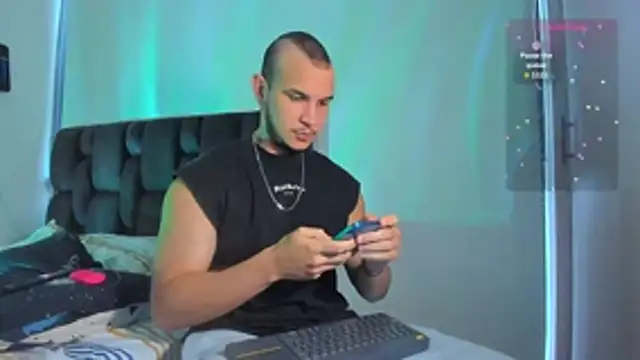 Snapshot of austinoficial chatting on February 14, 2026, 8:20 pm austinoficial online show from February 14, 2026, 8:20 pm