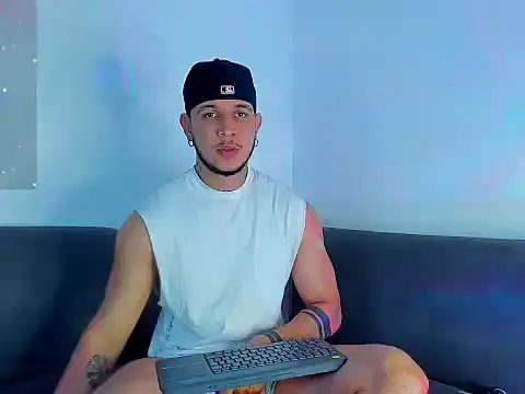 austinoficial online show from October 9, 2025, 11:49 pm