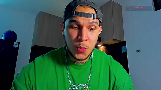 austinoficial online show from March 21, 2026, 2:24 am