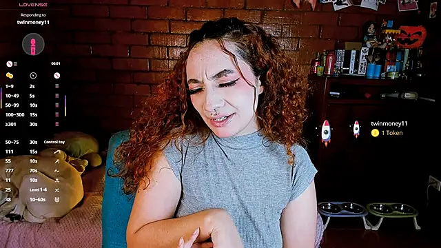 Annycolin  online show from February 10, 2026, 3:27 am