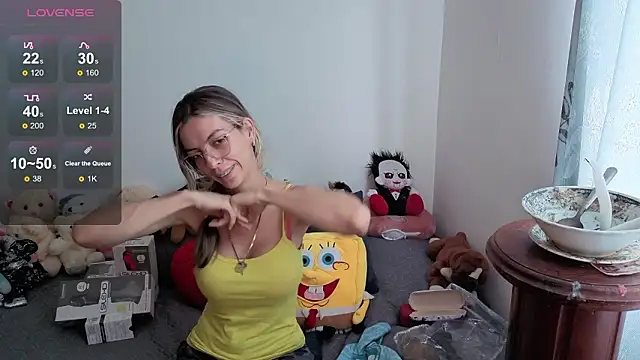 Snapshot of Princezzlove3 chatting on February 14, 2026, 1:55 pm Princezzlove3 online show from February 14, 2026, 1:55 pm