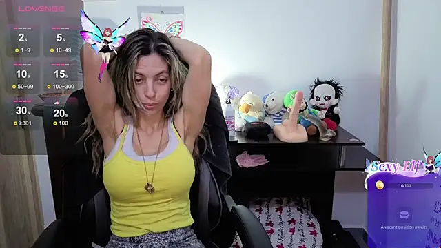 Princezzlove3 online show from April 16, 2026, 10:01 pm