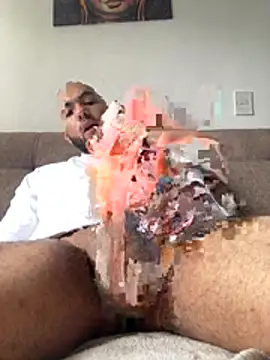 arturguy00 online show from May 7, 2026, 6:44 pm
