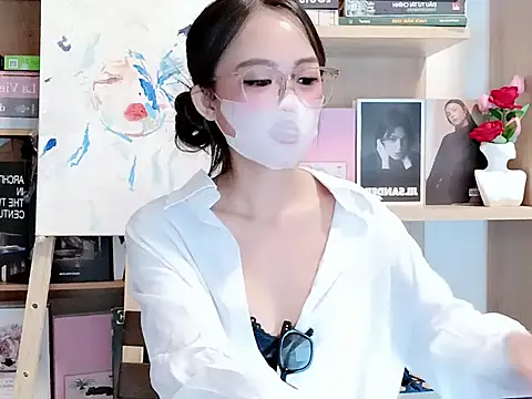 Lush-Office online show from October 26, 2025, 1:44 pm