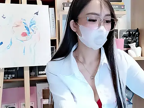 Lush-Office online show from September 18, 2025, 6:05 am