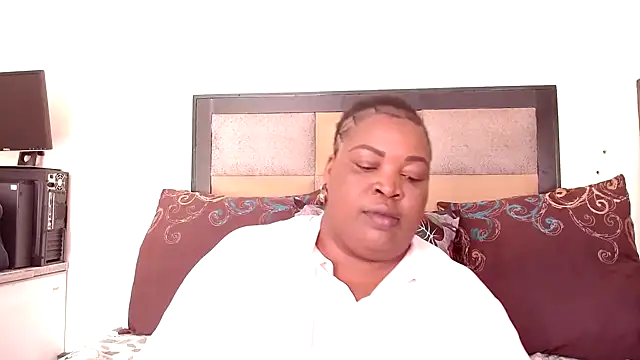 omalicha98 online show from December 16, 2025, 8:18 am