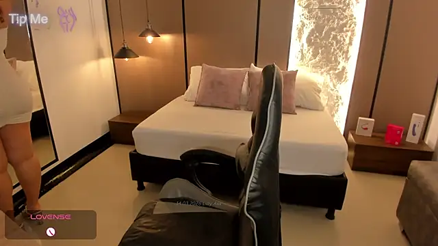 lilly ass  online show from March 14, 2026, 12:55 pm