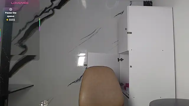 esmeralda-bk online show from October 2, 2025, 10:57 pm