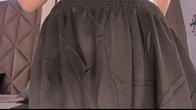 SabrinaSpell  online show from December 2, 2025, 11:45 am