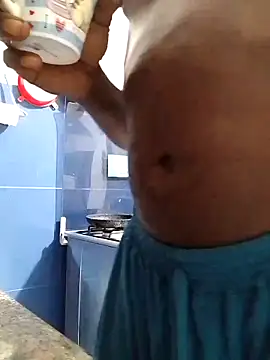 Snapshot of Elnegro28 chatting on October 29, 2025, 11:20 am Elnegro28 online show from October 29, 2025, 11:20 am