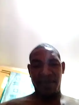 Snapshot of Elnegro28 chatting on February 15, 2025, 7:06 pm Elnegro28 online show from February 15, 2025, 7:06 pm