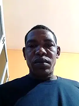 Snapshot of Elnegro28 chatting on October 3, 2025, 11:56 am Elnegro28 online show from October 3, 2025, 11:56 am