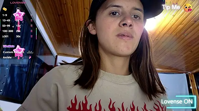 Snapshot of SexLaura_ chatting on January 28, 2025, 11:17 pm SexLaura  online show from January 28, 2025, 11:17 pm