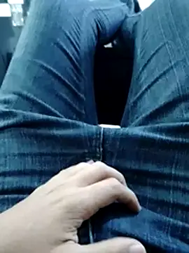 alejo5288 online show from October 24, 2025, 6:29 pm