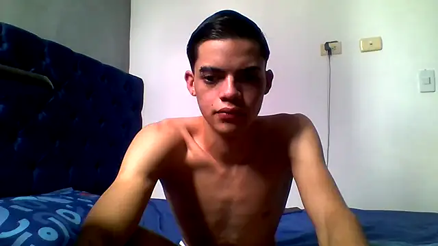 Latinos 2001 online show from May 25, 2026, 4:28 pm