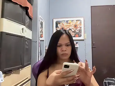 SophiaCourthaway online show from December 2, 2025, 5:53 am