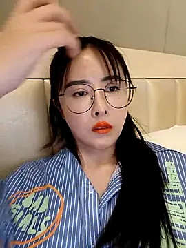 Snapshot of lilandi0521 chatting on March 21, 2025, 5:21 am lilandi0521 online show from March 21, 2025, 5:21 am