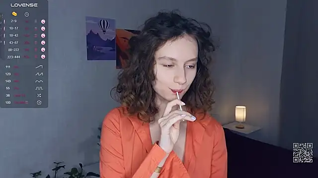 Snapshot of Leya_Curly chatting on March 3, 2025, 9:45 am Leya Curly online show from March 3, 2025, 9:45 am