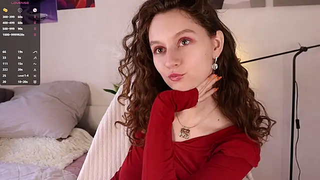Leya Curly online show from May 20, 2026, 10:01 am