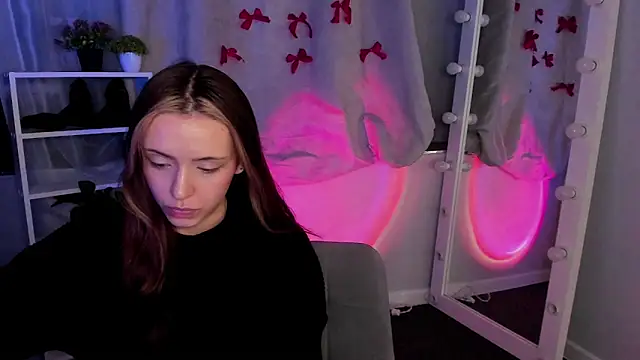 Snapshot of Sahara_Shields chatting on March 13, 2025, 1:18 pm Sahara Shields online show from March 13, 2025, 1:18 pm