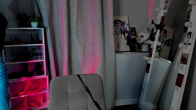 Snapshot of Sahara_Shields chatting on December 19, 2025, 10:50 am Sahara Shields online show from December 19, 2025, 10:50 am