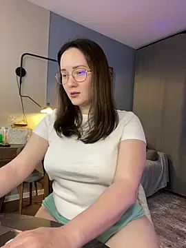 Snapshot of Kiss_My_Body chatting on October 7, 2025, 5:58 pm Kiss My Body online show from October 7, 2025, 5:58 pm