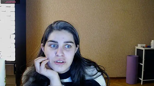  Roselina  online show from March 2, 2026, 6:59 pm