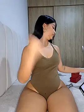 IslaBlaze online show from December 19, 2025, 2:37 am