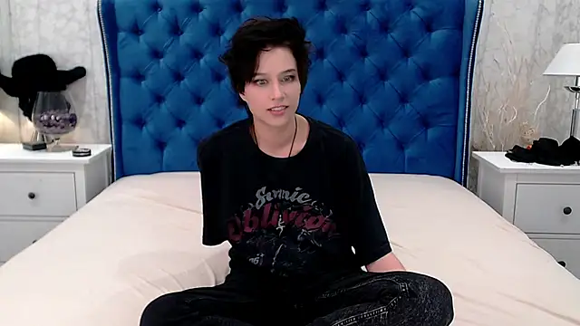 Snapshot of via_mayer_ chatting on October 21, 2025, 8:47 am via mayer online show from October 21, 2025, 8:47 am