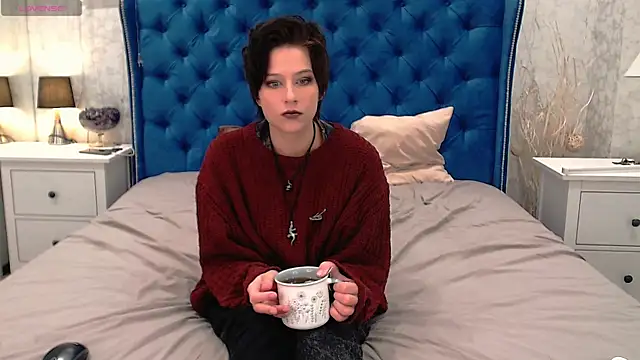 via mayer  online show from November 6, 2025, 7:23 am