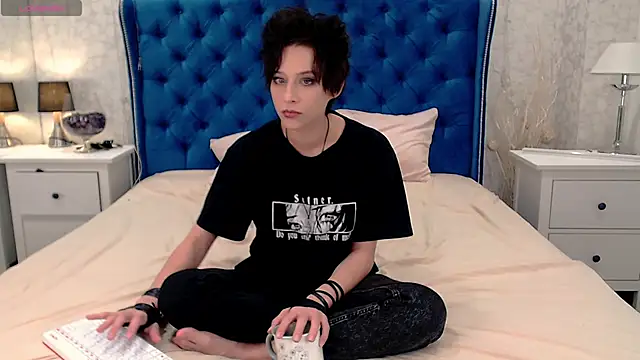 via mayer  online show from October 24, 2025, 6:29 pm