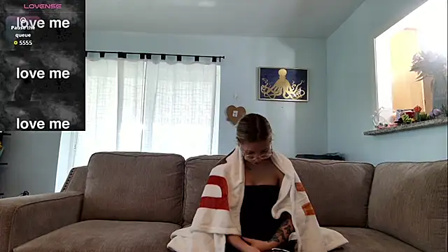 Hatgirl69 online show from October 13, 2025, 3:35 pm