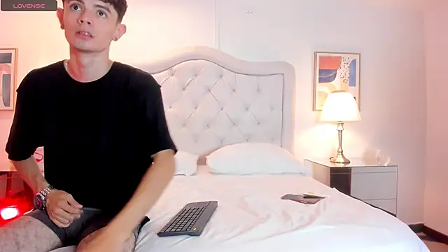 Snapshot of connor_and_angel chatting on February 19, 2025, 8:20 pm connor and angel online show from February 19, 2025, 8:20 pm