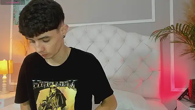 Snapshot of connor_and_angel chatting on March 3, 2025, 5:20 pm connor and angel online show from March 3, 2025, 5:20 pm