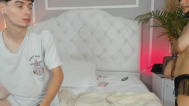 Snapshot of connor_and_angel chatting on February 28, 2025, 4:42 pm connor and angel online show from February 28, 2025, 4:42 pm