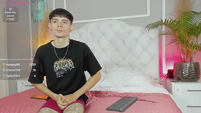 Snapshot of connor_and_angel chatting on February 21, 2025, 4:05 pm connor and angel online show from February 21, 2025, 4:05 pm