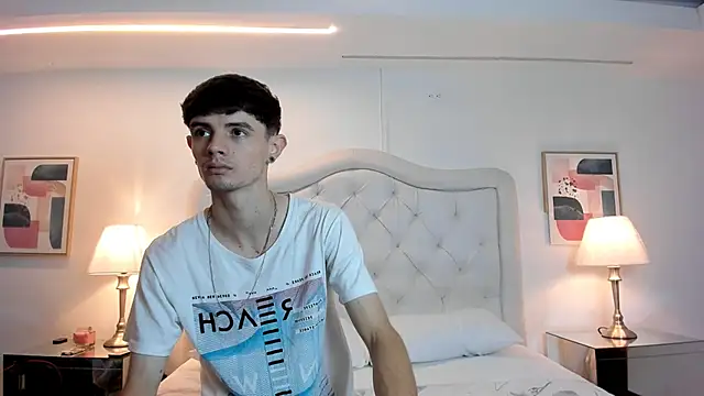 Snapshot of connor_and_angel chatting on March 6, 2025, 7:32 pm connor and angel online show from March 6, 2025, 7:32 pm