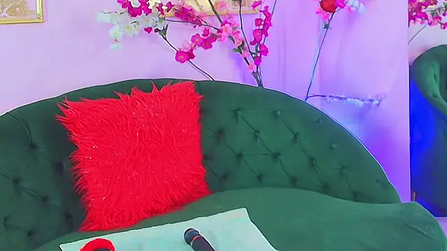 scarlette69 online show from December 1, 2025, 7:48 pm