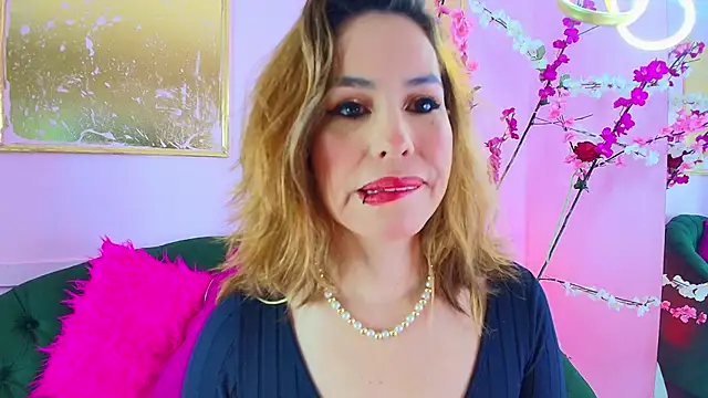 scarlette69 online show from December 21, 2025, 7:59 pm