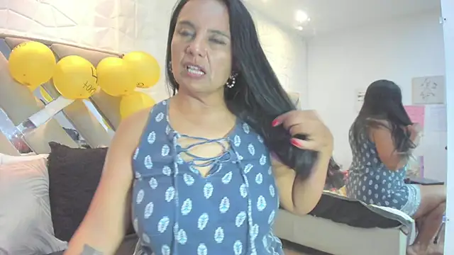 Snapshot of raquell_moore chatting on January 5, 2026, 5:27 pm raquell moore online show from January 5, 2026, 5:27 pm