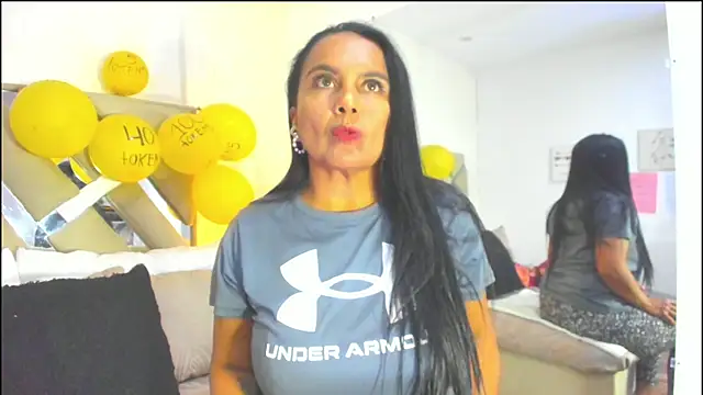 Snapshot of raquell_moore chatting on December 17, 2025, 4:34 pm raquell moore online show from December 17, 2025, 4:34 pm