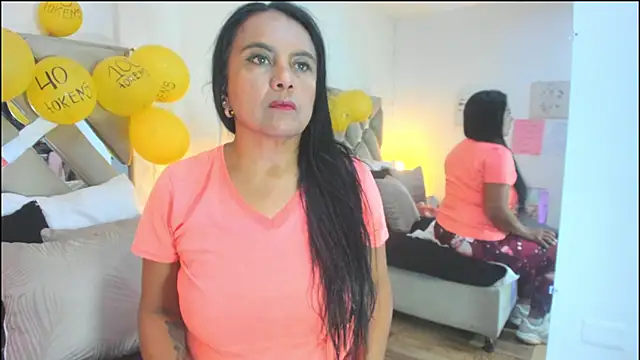 Snapshot of raquell_moore chatting on December 19, 2025, 2:19 pm raquell moore online show from December 19, 2025, 2:19 pm