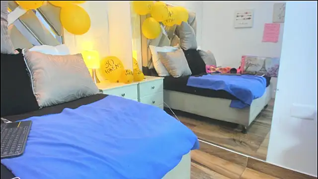 Snapshot of raquell_moore chatting on December 20, 2025, 4:21 pm raquell moore online show from December 20, 2025, 4:21 pm