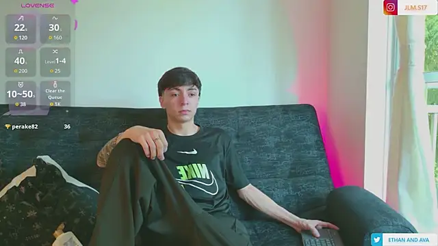 Snapshot of ethan_and_ava chatting on April 1, 2026, 1:41 pm ethan and ava online show from April 1, 2026, 1:41 pm