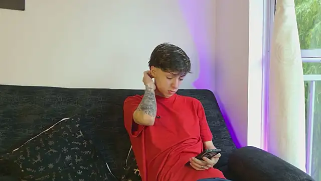 Snapshot of ethan_and_ava chatting on February 15, 2026, 12:15 pm ethan and ava online show from February 15, 2026, 12:15 pm