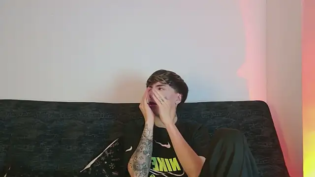 Snapshot of ethan_and_ava chatting on March 6, 2026, 2:28 am ethan and ava online show from March 6, 2026, 2:28 am