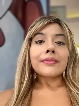 monicavictoria1301 online show from June 17, 2026, 1:10 pm